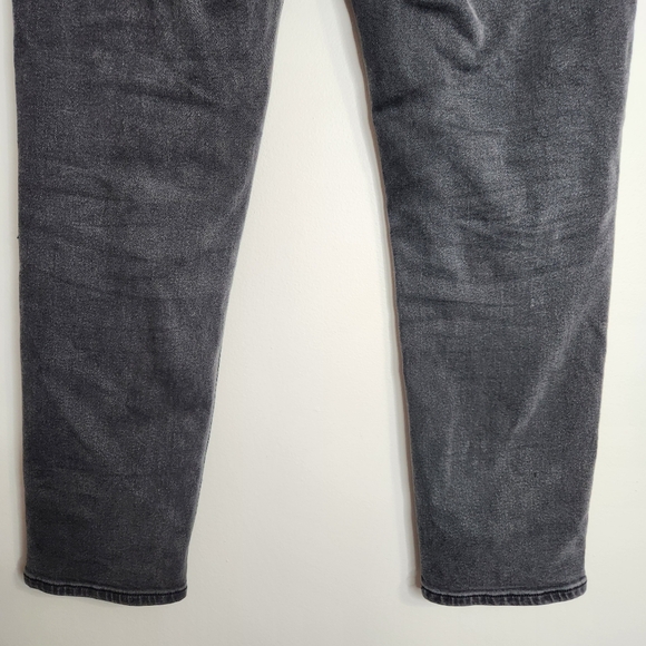 American Eagle Outfitters Vintage Black Wash Mom High Rise Jeans Size 6R - Picture 10 of 13